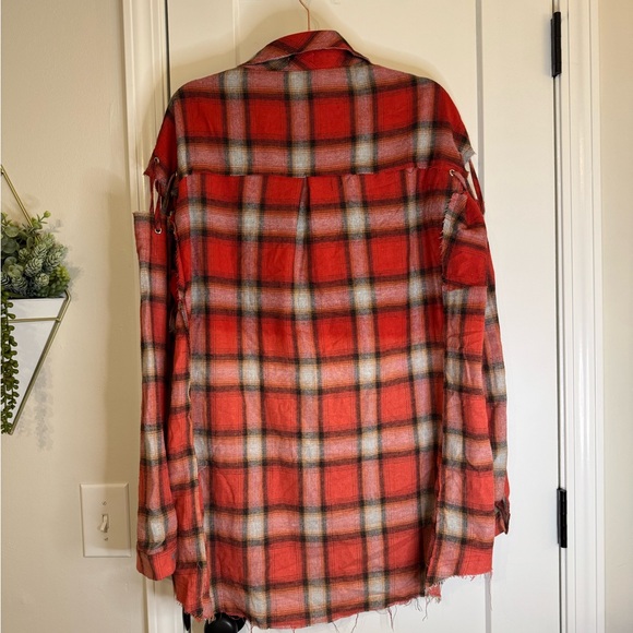 POL Oversized Red Plaid Flannel Tunic Length Top - Picture 8 of 8